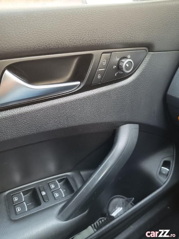 Second-hand VW Passat 177 CP (130 kW) 2014 Argintiu Coupe