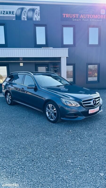 Gri Utilizat 2014 Mercedes E220 Avantgarde Break | 9.990 EUR (Preț bun) - Imagine 1/4