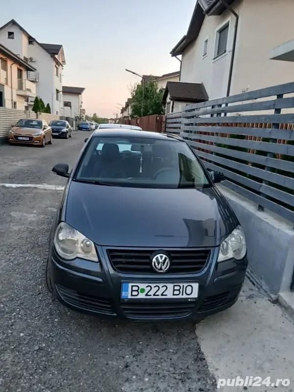 Gri Utilizat 2006 VW Polo Hatchback | 1.600 EUR (Preț bun) - Imagine 1/3