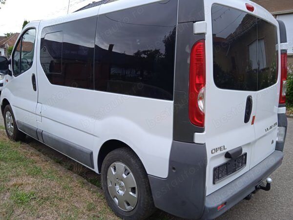Alb Utilizat 2014 Opel Vivaro Van | 9.600 EUR (Puțin scump) - Imagine 1/4