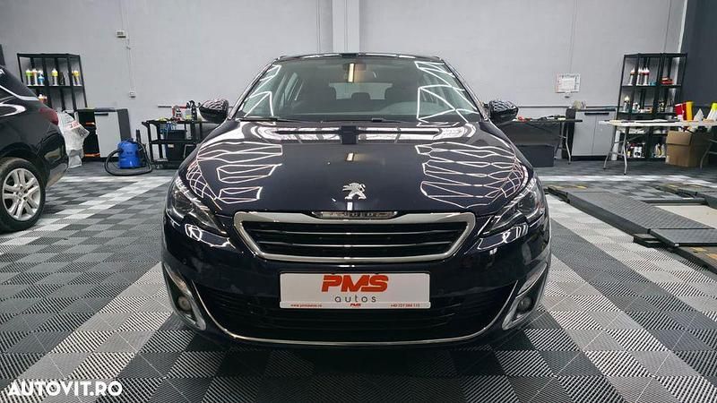 Second-hand Peugeot 308 Allure 125 CP (91 kW) 2013 Culoarealbastru Hatchback