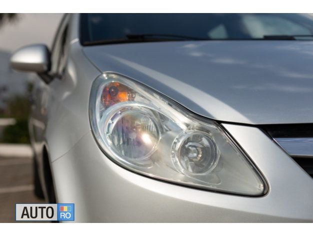 Second-hand Opel Corsa 75 CP (55 kW) 2007 Gri Hatchback