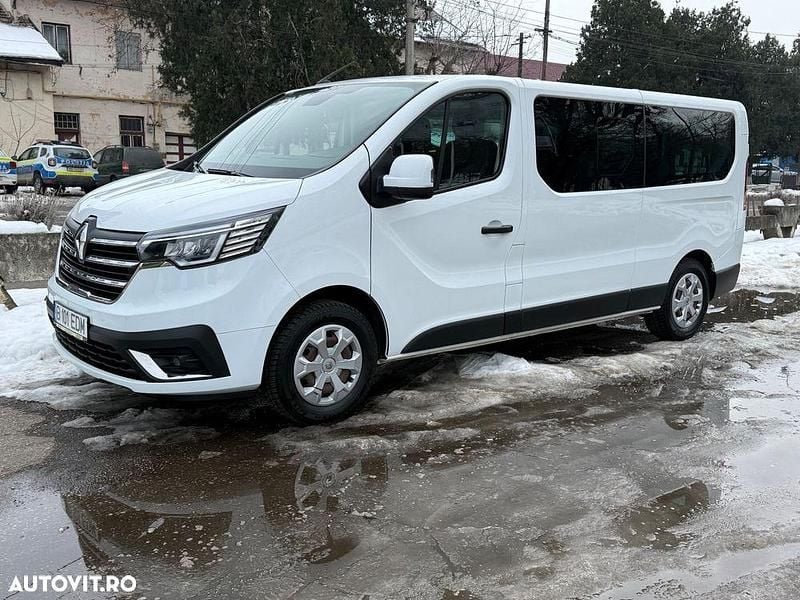 Second-hand Renault Trafic Zen 150 CP (110 kW) 2022 Culoarealb Monovolum