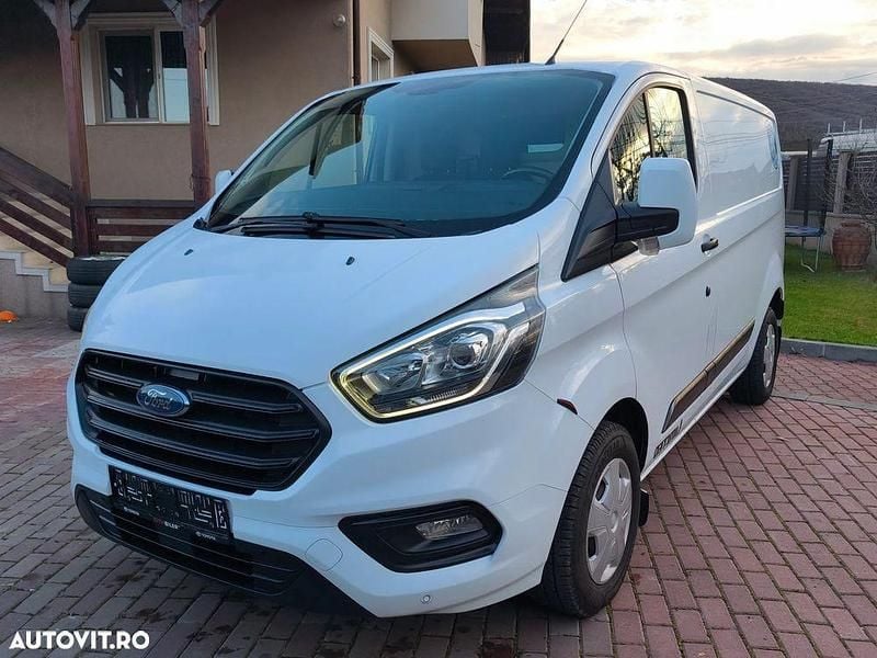 Second-hand Ford Transit Custom 130 CP (95 kW) 2018 Culoarealb Monovolum