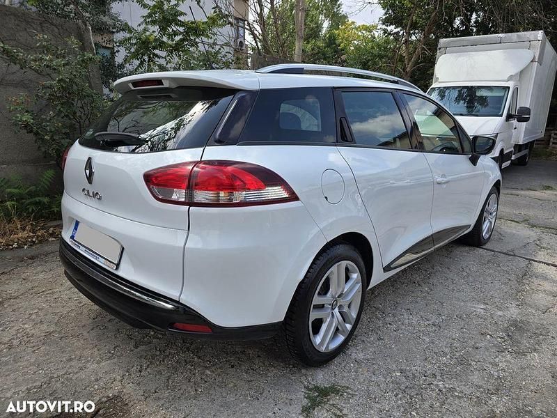 Second-hand Renault Clio GrandTour Zen 90 CP (66 kW) 2020 Alb Break
