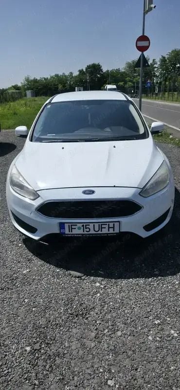 Utilizat 2015 Ford Focus Hatchback | 5.400 EUR (Preț bun) - Imagine 1/4