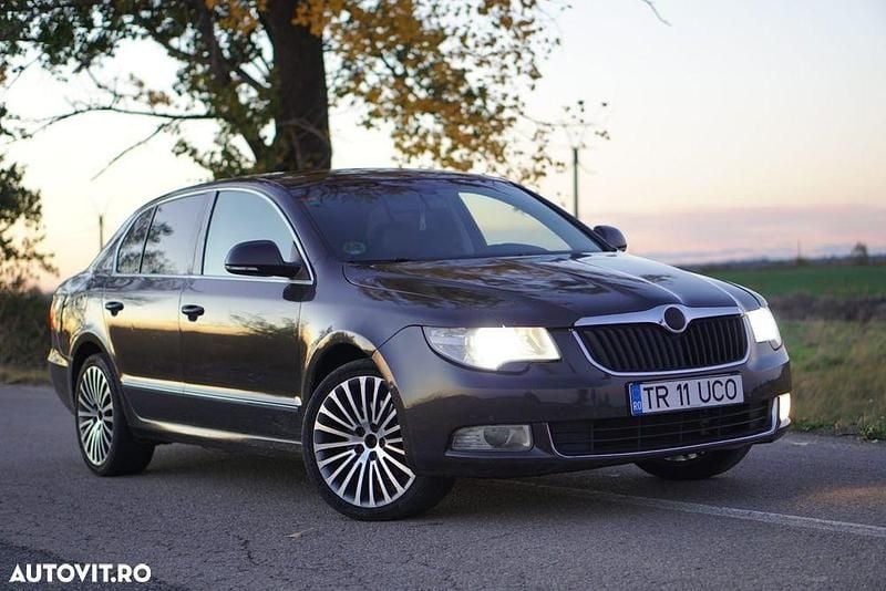 Maro Utilizat 2009 Skoda Superb Elegance Berlinǎ | 4.900 EUR (Preț OK) - Imagine 1/4