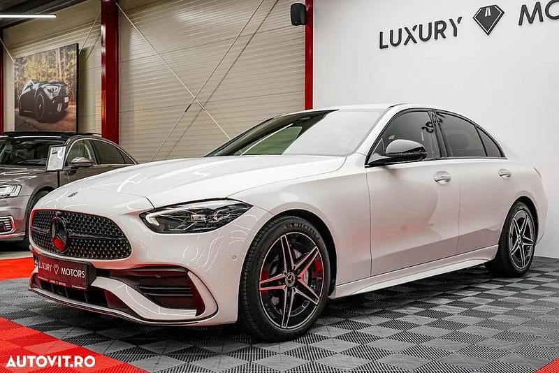 Second-hand Mercedes C200 AMG line 204 CP (150 kW) 2023 Alb Berlinǎ