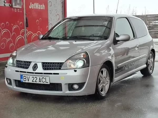 Second-hand Renault Clio 120 CP (88 kW) 2005 Hatchback