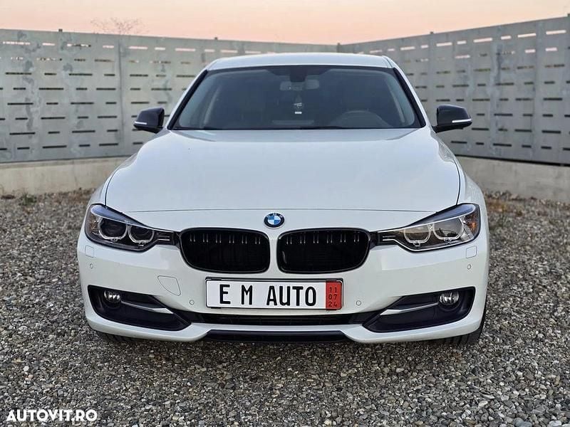 Culoarealb Utilizat 2014 BMW 320 Sport Line Berlinǎ | 10.500 EUR (Preț bun) - Imagine 1/4