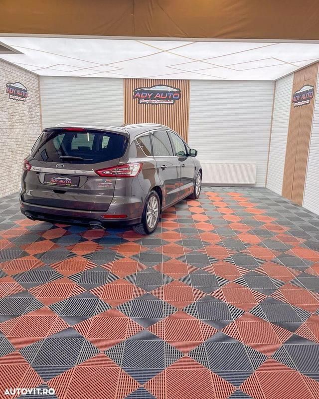 Second-hand Ford S-MAX S 210 CP (154 kW) 2016 Gri Monovolum