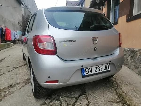 Second-hand Dacia Sandero 75 CP (55 kW) 2012 Argintiu Hatchback