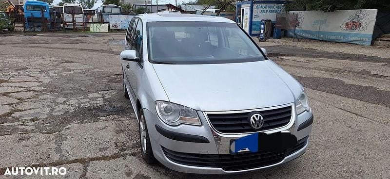 Culoaregri Utilizat 2008 VW Touran Conceptline Monovolum | 3.300 EUR (Preț OK) - Imagine 1/4