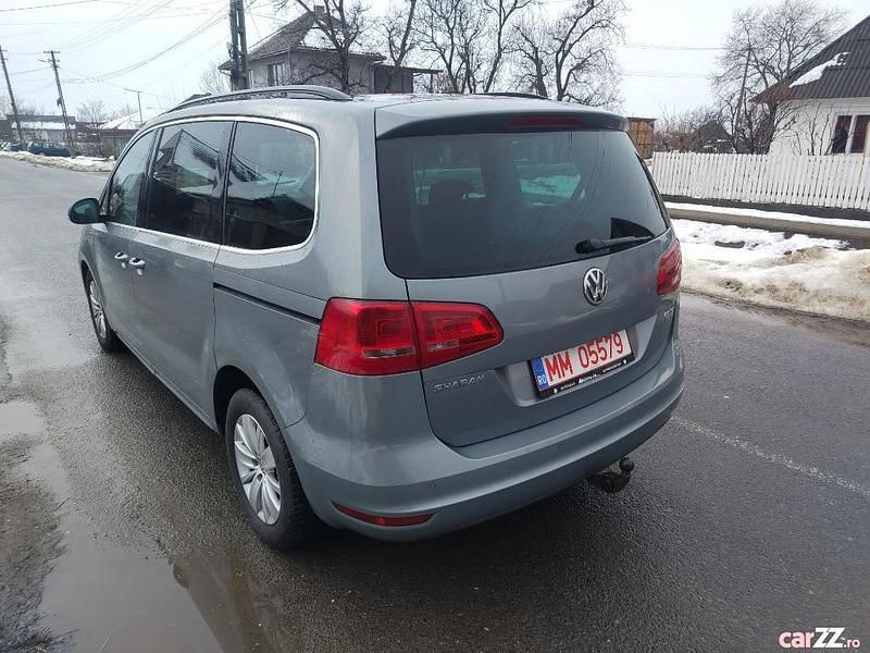 Second-hand VW Sharan 140 CP (102 kW) 2011 Gri Monovolum