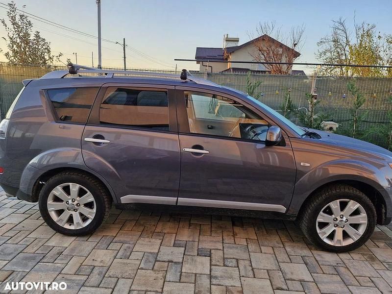 Second-hand Mitsubishi Outlander Intense+ 156 CP (114 kW) 2008 Culoaregri SUV