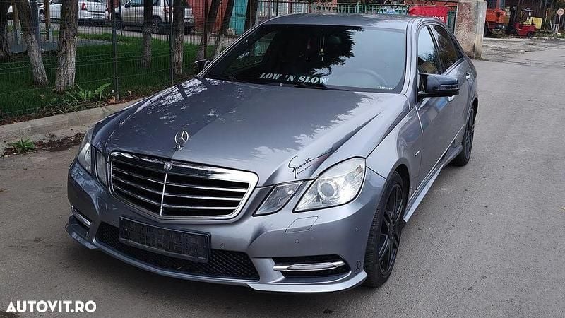 Culoareargint Utilizat 2011 Mercedes E200 Avantgarde Berlinǎ | 7.300 EUR (Super Preț) - Imagine 1/4