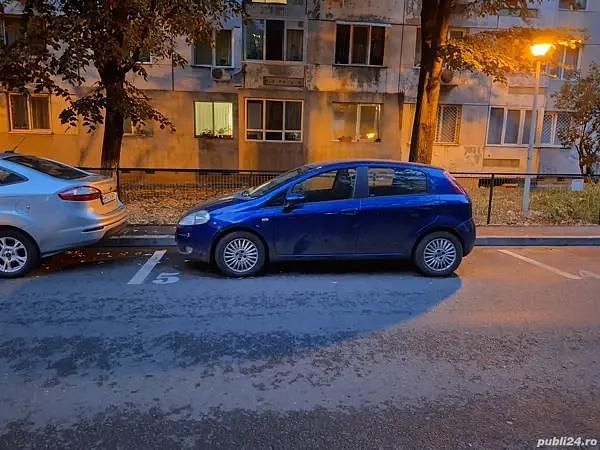 Albastru Utilizat 2007 Fiat Grande Punto Hatchback | 1.950 EUR - Imagine 1/4