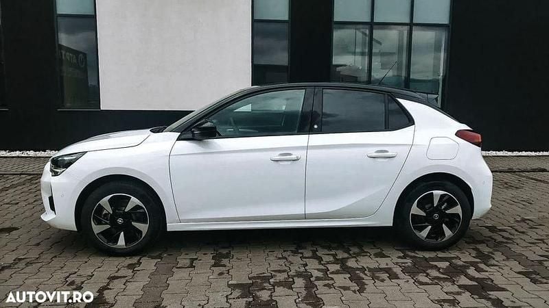 Second-hand Opel Corsa-e 100 kW (136 CP) 2022 Culoarealb Hatchback
