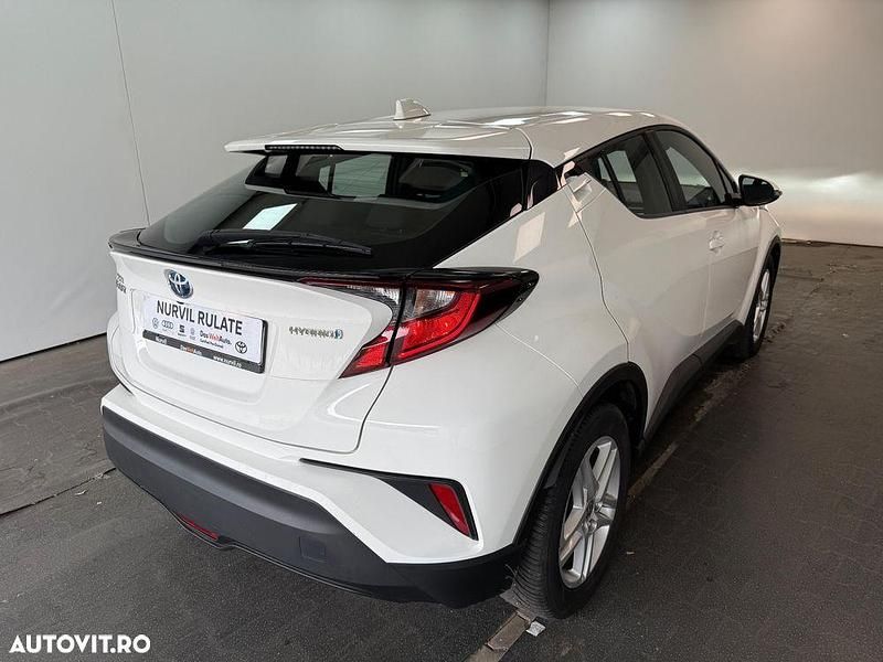 Second-hand Toyota C-HR 98 CP (72 kW) 2021 Culoarealb SUV