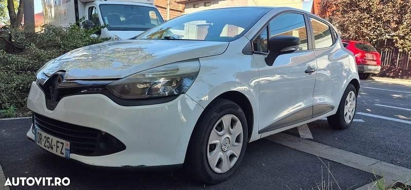 Culoarealb Utilizat 2015 Renault Clio IV Hatchback | 3.700 EUR - Imagine 1/4