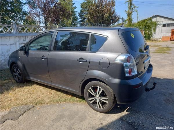 Gri Utilizat 2009 Toyota Corolla Verso Monovolum | 5.500 EUR - Imagine 1/4