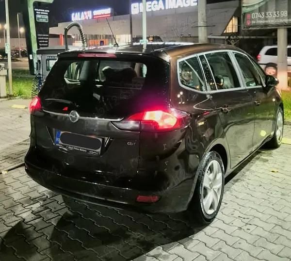 Second-hand Opel Zafira Tourer 120 CP (88 kW) 2017 Maro Monovolum