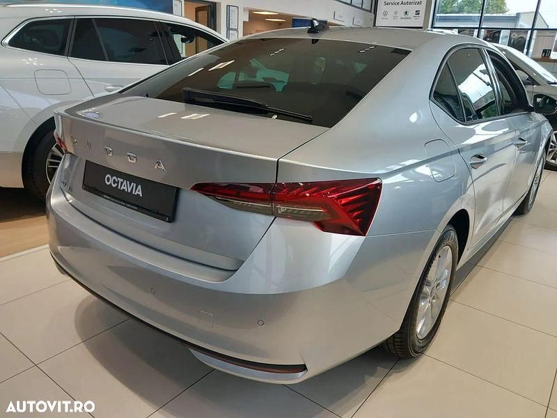 Nouă Skoda Octavia Selection 150 CP (110 kW) 2025 Argint Berlinǎ