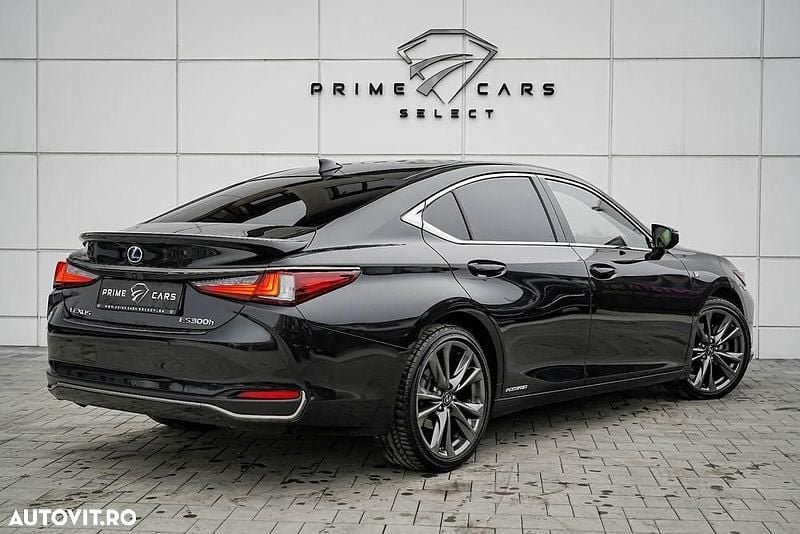 Second-hand Lexus ES300H 218 CP (160 kW) 2020 Culoarenegru Berlinǎ