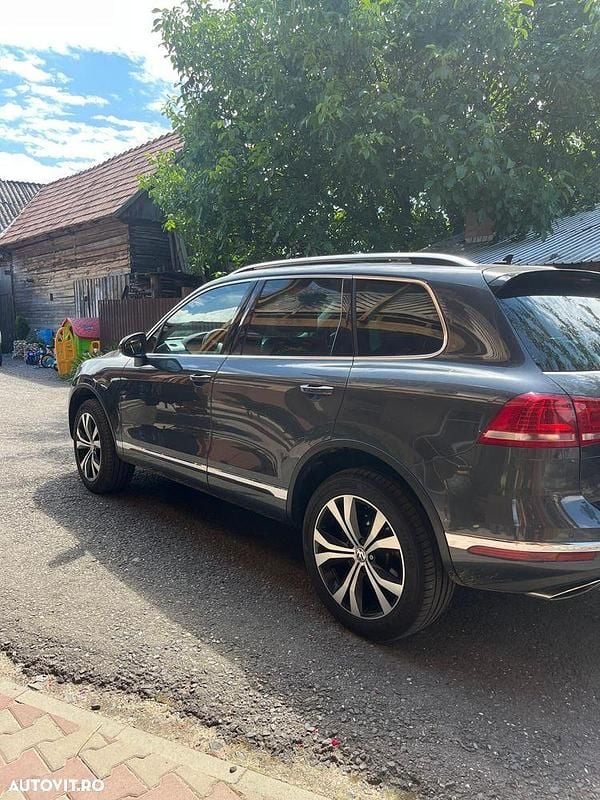 Second-hand VW Touareg Terrain Tech 262 CP (192 kW) 2015 Culoaregri SUV