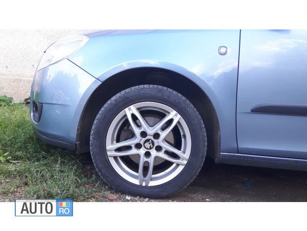 Second-hand Skoda Fabia 80 CP (58 kW) 2010 Albastru Hatchback