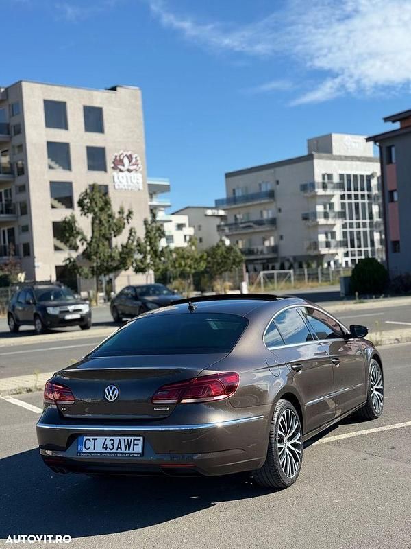 Second-hand VW Passat 170 CP (125 kW) 2012 Culoaremaro Berlinǎ