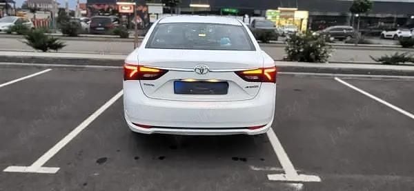 Second-hand Toyota Avensis Executive 143 CP (105 kW) 2017 Alb Berlinǎ