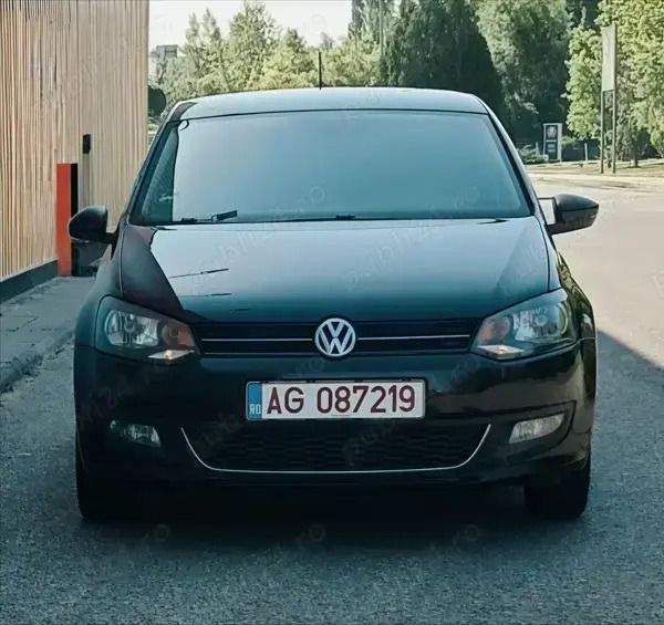 Negru Utilizat 2011 VW Polo Style Hatchback | 5.450 EUR (Preț OK) - Imagine 1/2