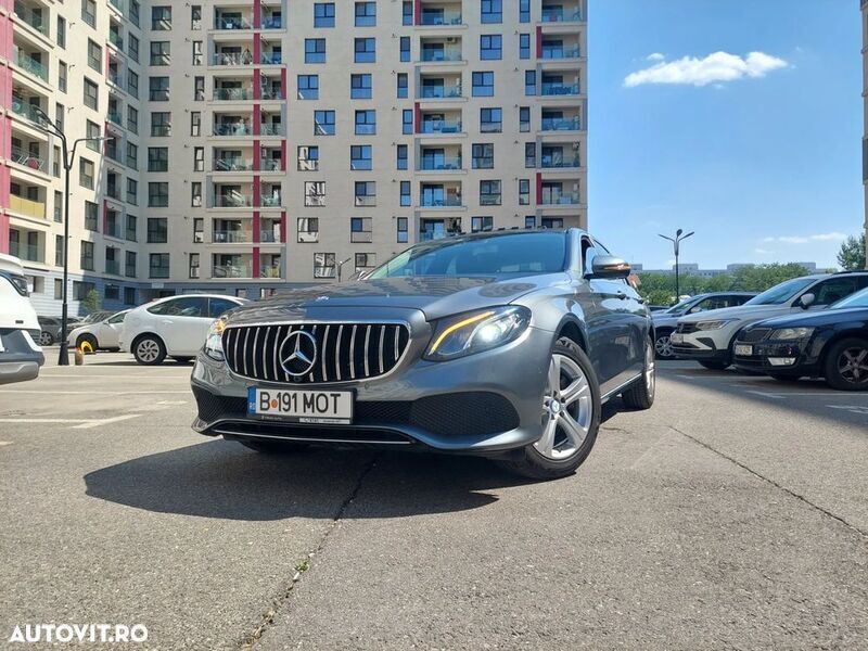 Gri Utilizat 2017 Mercedes E200 Berlinǎ | 26.400 EUR (Scump) - Imagine 1/4