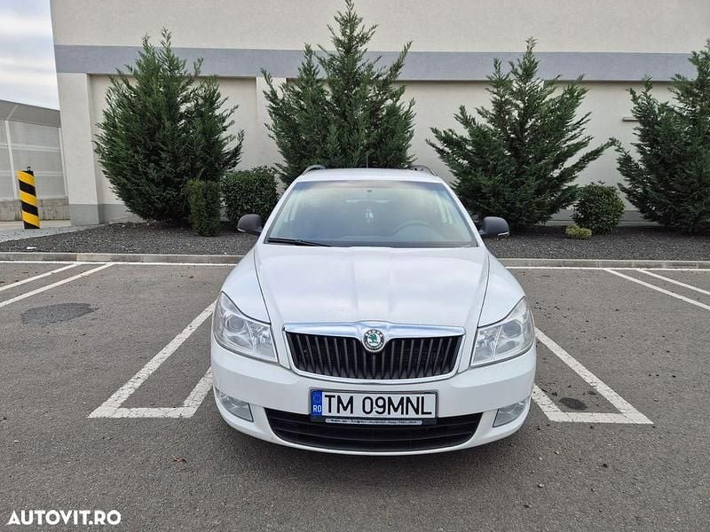 Culoarealb Utilizat 2012 Skoda Octavia Ambiente Break | 4.750 EUR (Preț OK) - Imagine 1/4
