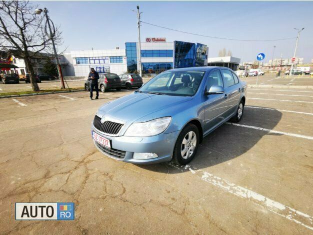 Albastru marin Utilizat 2011 Skoda Octavia Berlinǎ | 5.650 EUR (Preț OK) - Imagine 1/4