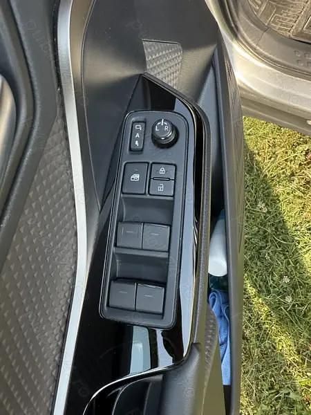 Utilizat 2023 Toyota C-HR SUV | 30.500 EUR (Scump) - Imagine 1/4