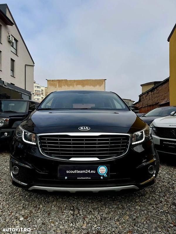 Second-hand Kia Carnival 200 CP (147 kW) 2016 Culoarenegru Monovolum