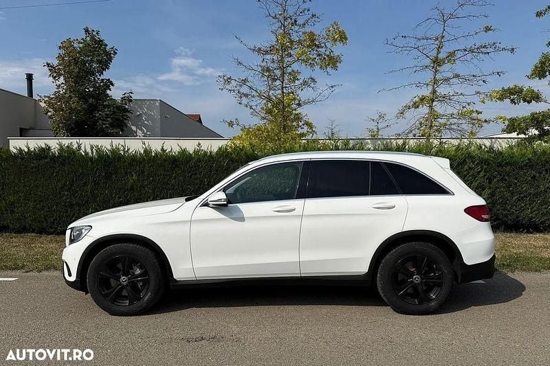 Alb Utilizat 2016 Mercedes GLC220 SUV | 16.800 EUR - Imagine 1/4