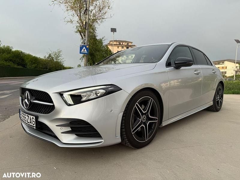 Gri Utilizat 2020 Mercedes A200 Hatchback | 24.980 EUR (Preț bun) - Imagine 1/4