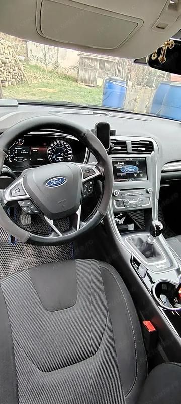 Second-hand Ford Mondeo 160 CP (117 kW) 2015 Albastru Break