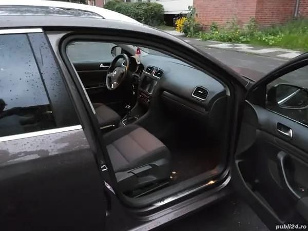 Second-hand VW Golf VI 107 CP (78 kW) 2011 Maro Hatchback