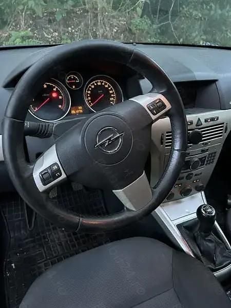 Utilizat 2007 Opel Astra Hatchback | 1.200 EUR (Super Preț) - Imagine 1/4
