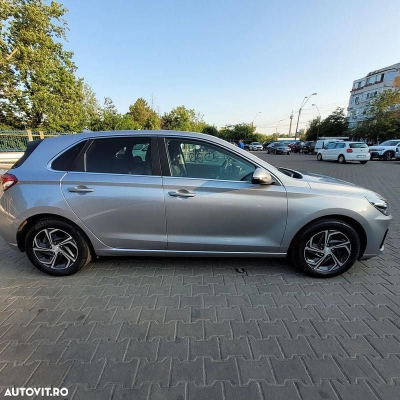 Gri Utilizat 2022 Hyundai i30 Hatchback | 14.700 EUR (Preț OK) - Imagine 1/4