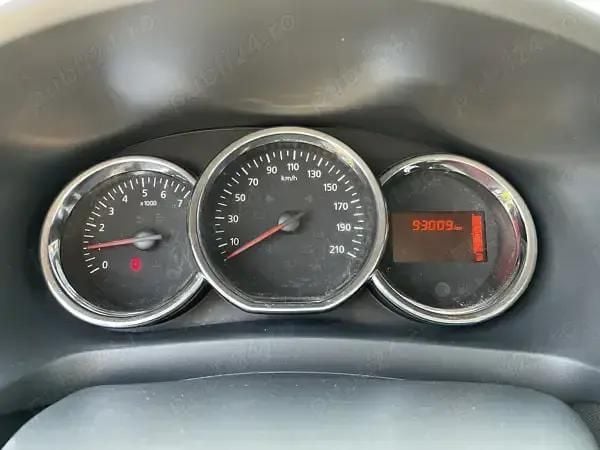 Albastru Utilizat 2013 Dacia Sandero Hatchback | 4.500 EUR (Super Preț) - Imagine 1/4