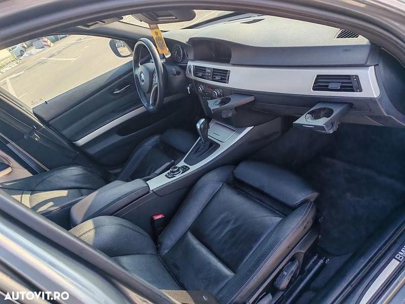 Second-hand BMW 318 Sport Line 143 CP (105 kW) 2011 Culoaregri Break