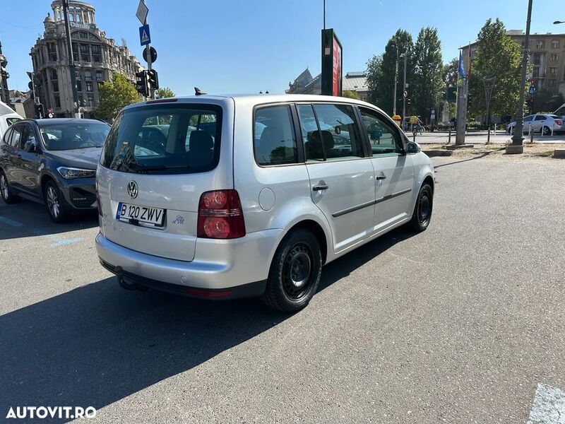 Second-hand VW Touran Conceptline 90 CP (66 kW) 2008 Gri Monovolum