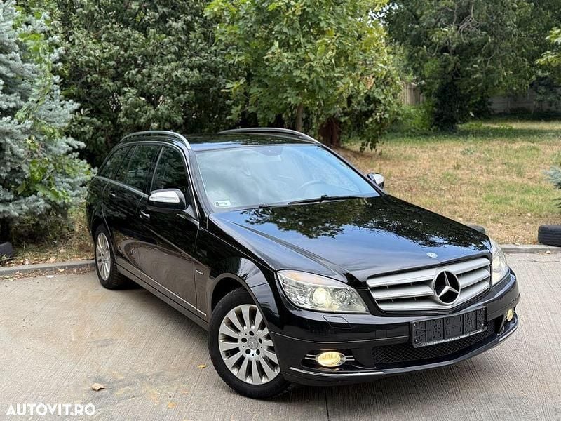 Culoarenegru Utilizat 2008 Mercedes C200 Elegance Break | 3.990 EUR (Preț bun) - Imagine 1/4