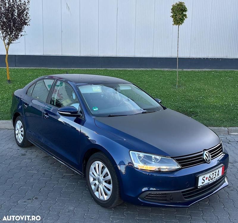 Culoarealbastru Utilizat 2012 VW Jetta Berlinǎ | 4.850 EUR (Preț bun) - Imagine 1/4
