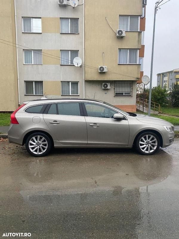 Culoaregri Utilizat 2014 Volvo V60 Break | 6.750 EUR (Preț bun) - Imagine 1/4